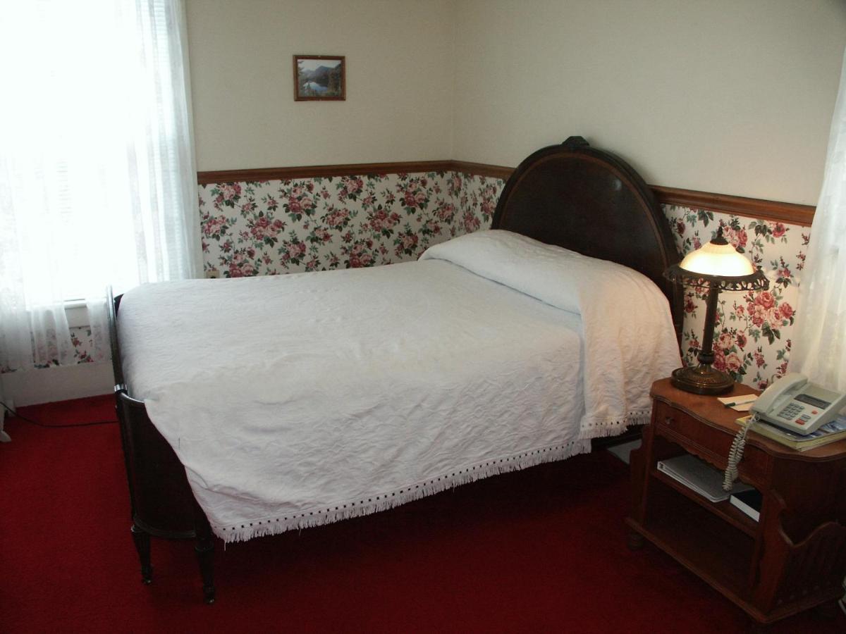 | Bridgeport Inn