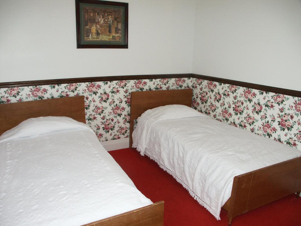 | Bridgeport Inn