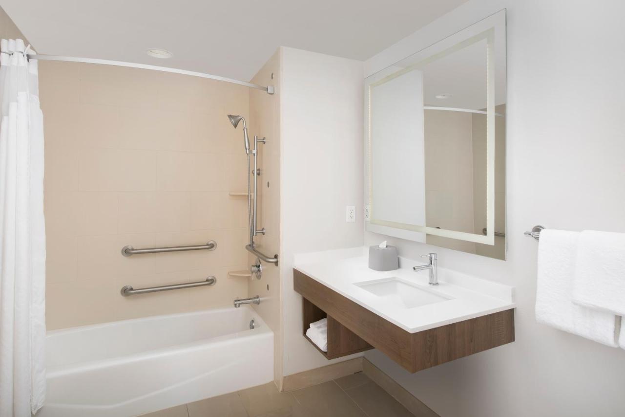 King Room - Mobility Access/Hearing Accessible at Holiday Inn Express Jacksonville Beach by IHG
