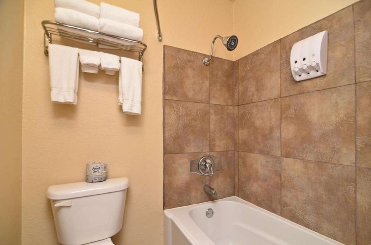 King Room with Kitchenette at SureStay Hotel by Best Western Zapata