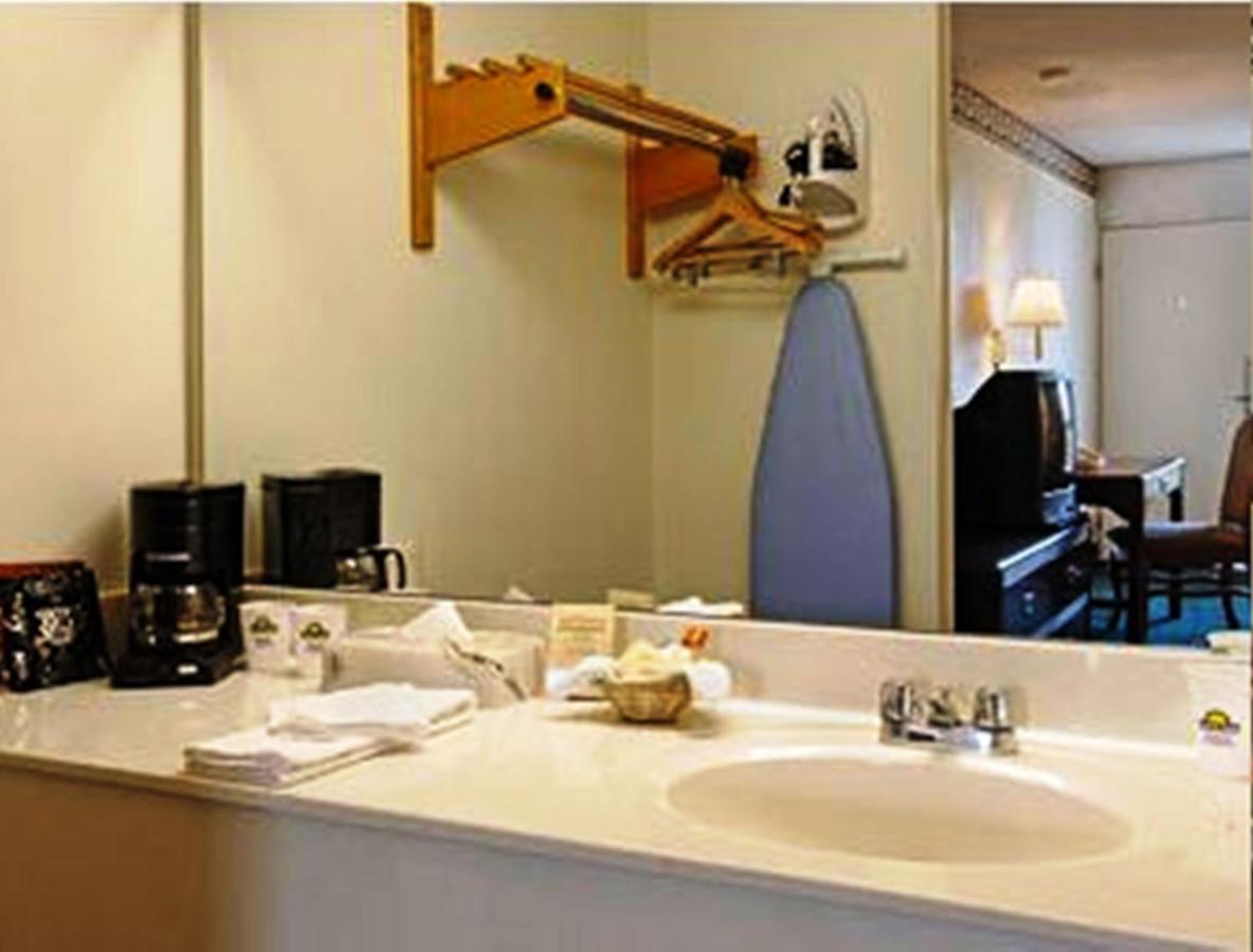 Deluxe Double Room with Two Double Beds - Non-Smoking at Days Inn by Wyndham Forsyth