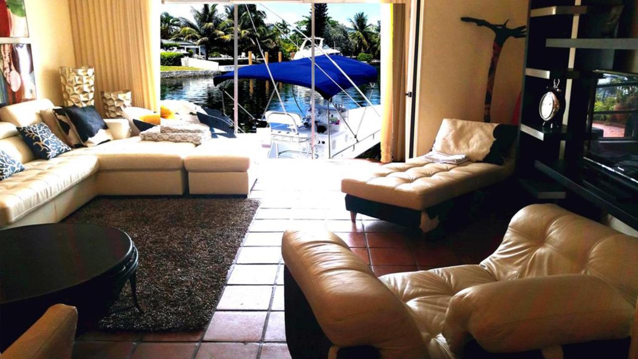 | Villa Dartall - Beautiful ocean access by canal