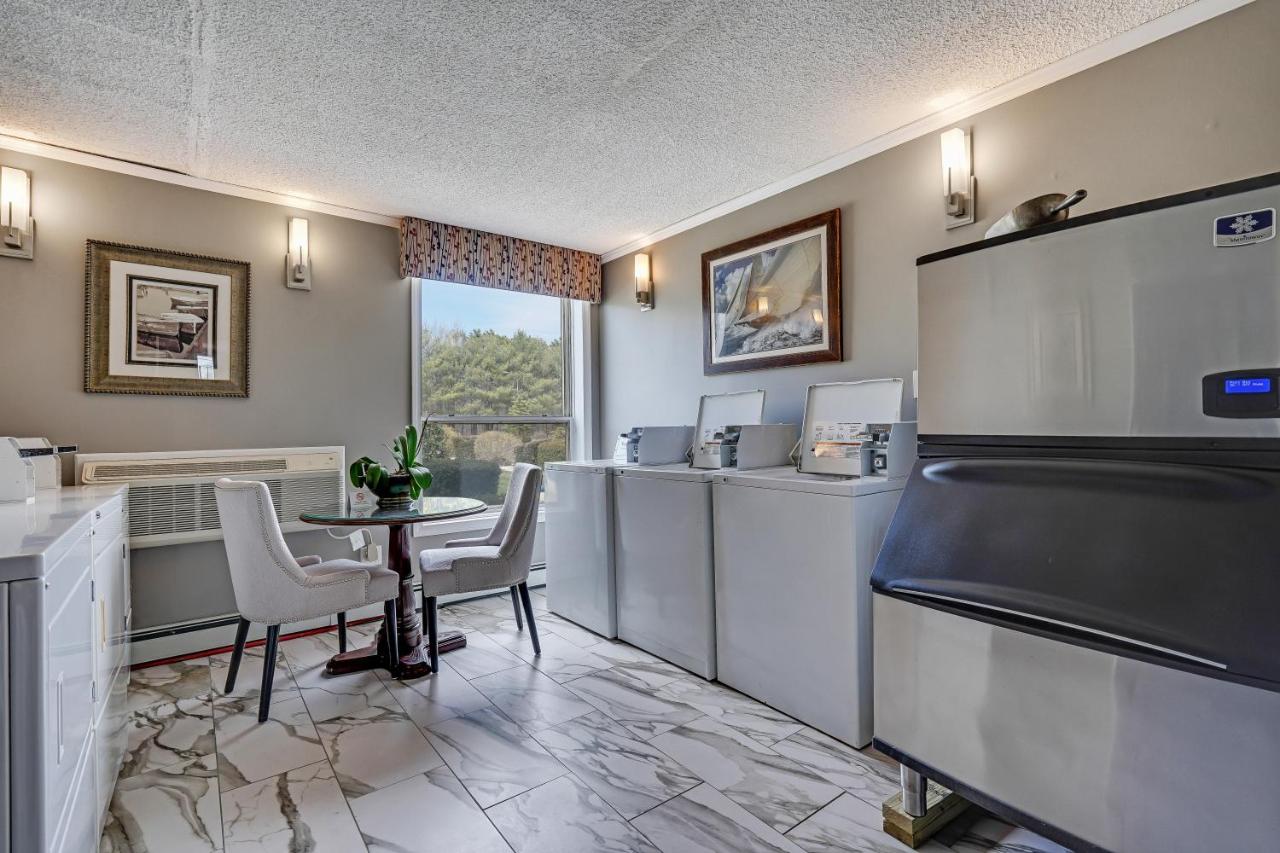 | Blue Creek Inn