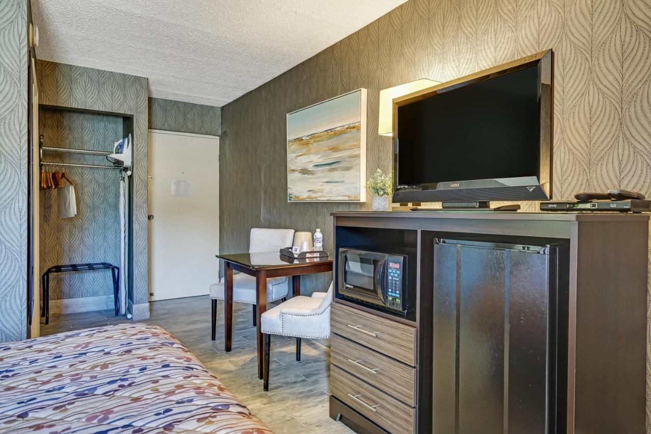 | Blue Creek Inn
