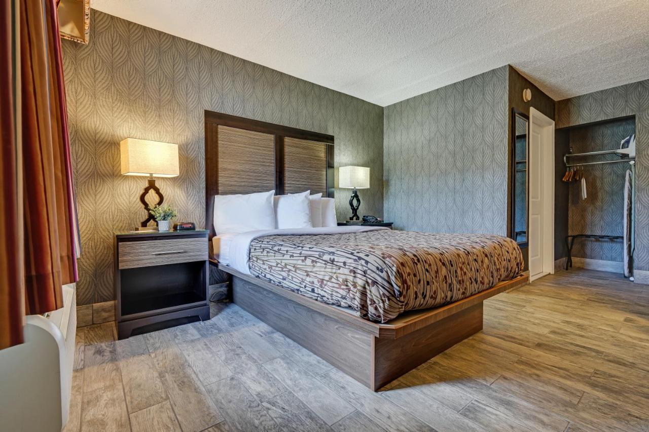 | Blue Creek Inn
