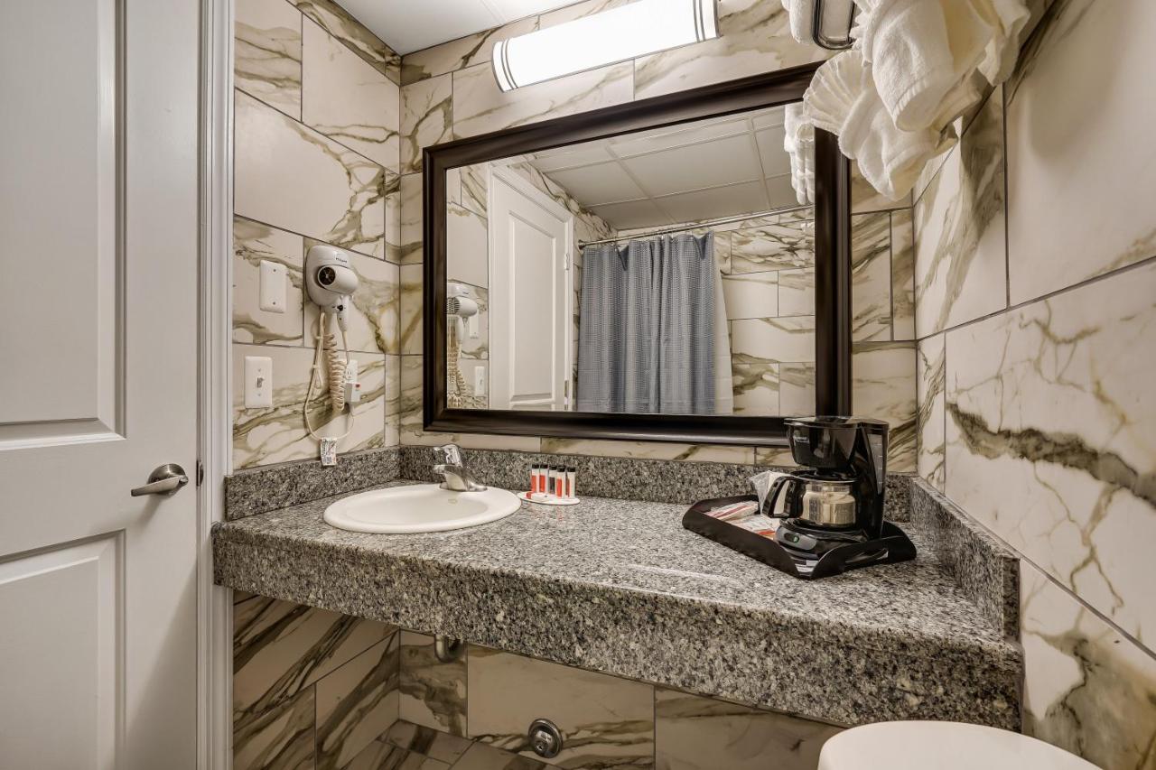 | Blue Creek Inn