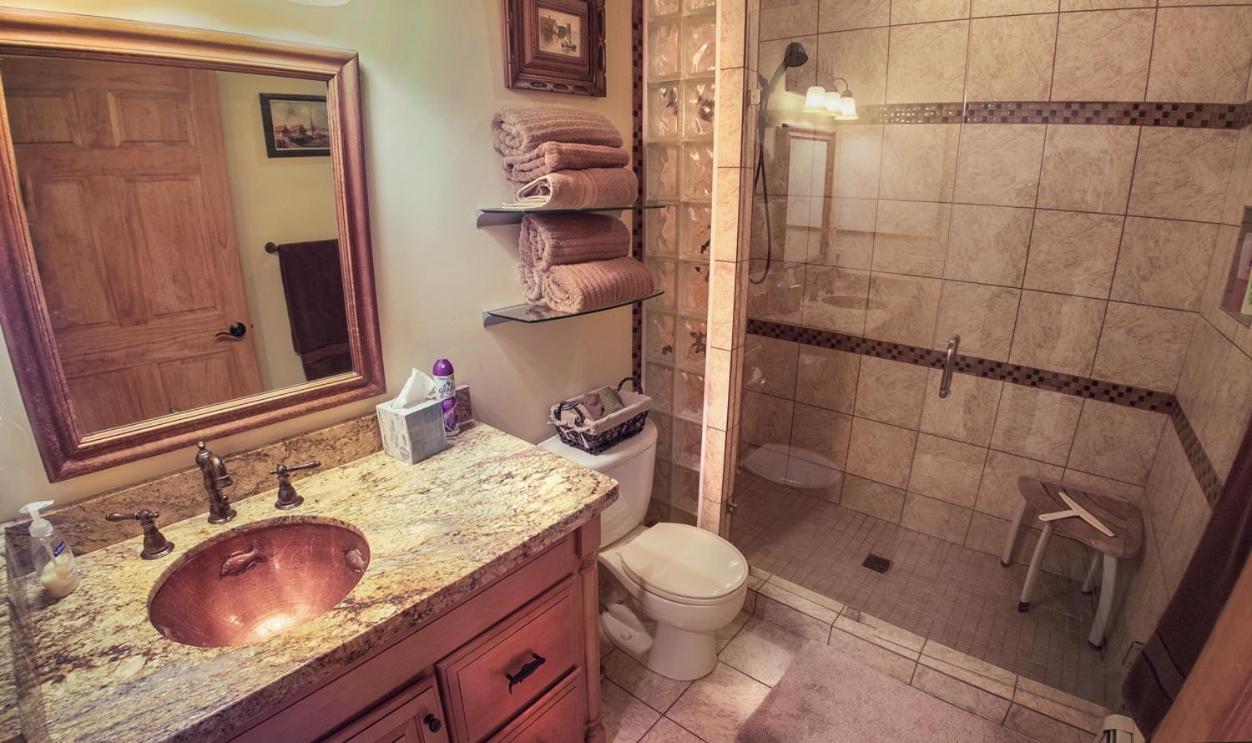 | Elktrace Bed and Breakfast
