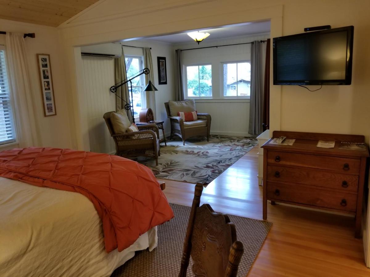 | China Creek Cottages