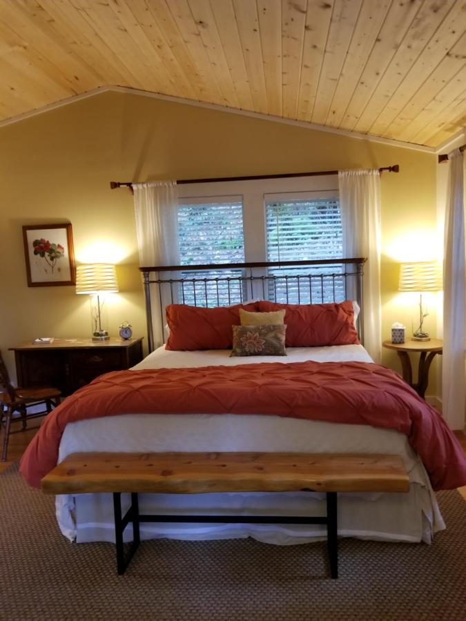 | China Creek Cottages