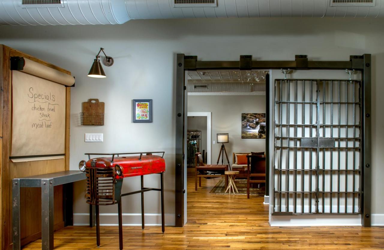 | Western Front Hotel