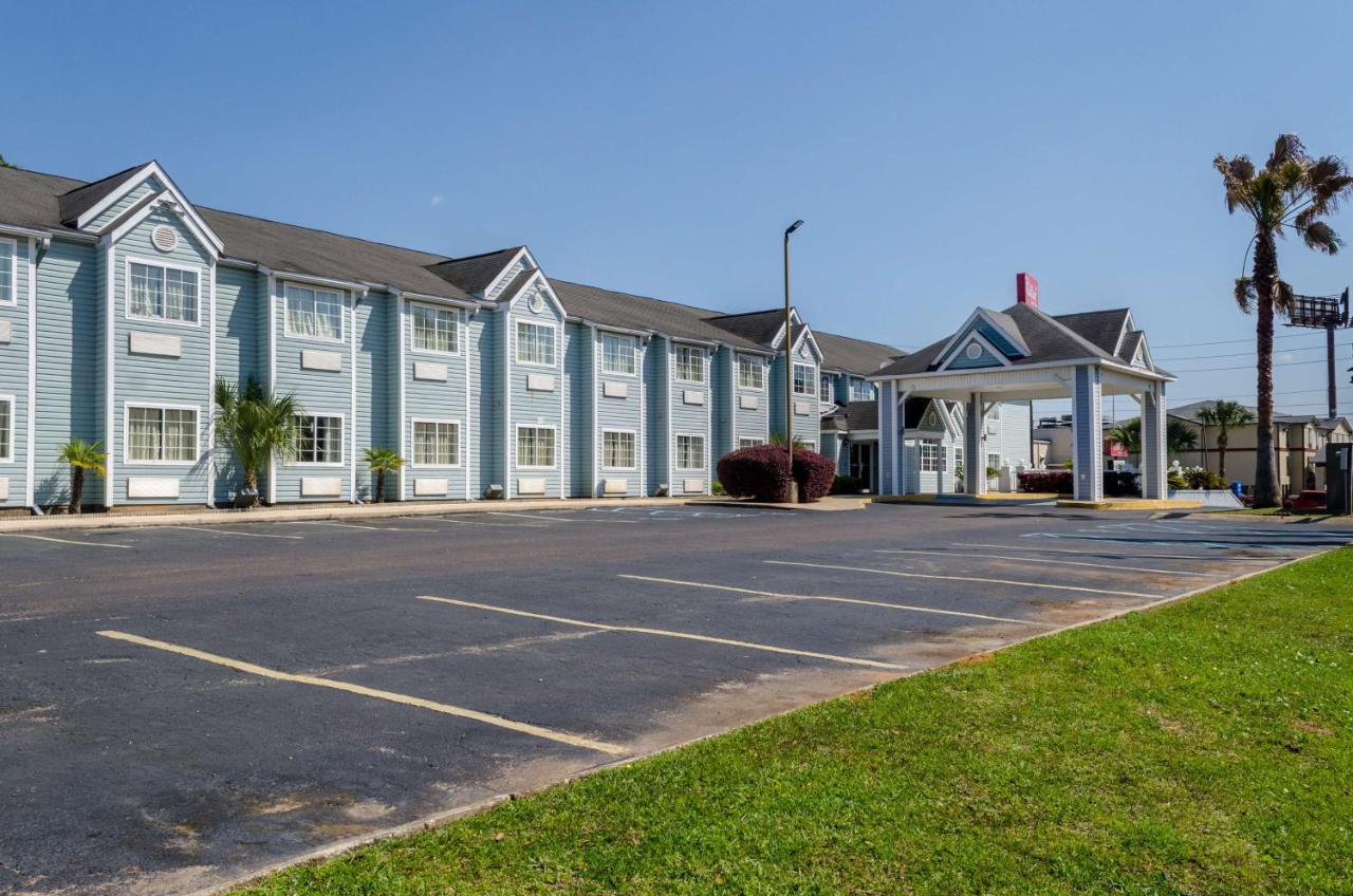 | Motel 6-Mobile, AL