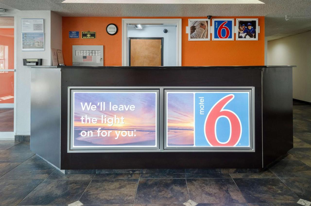 | Motel 6-Mobile, AL