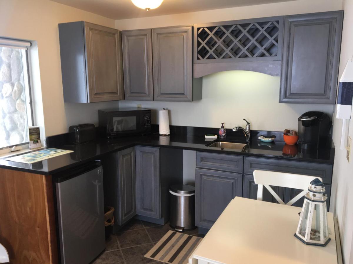 Queen Suite at Sheepscot Harbour Village Resort