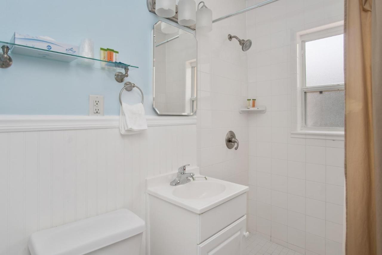  | Beach Place Guesthouses