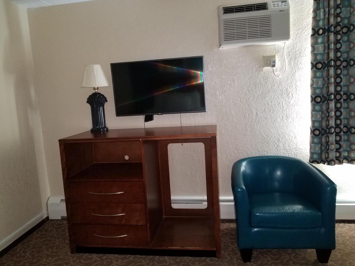 | Red Carpet Inn Rochester