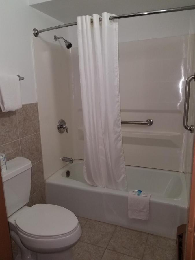 | Red Carpet Inn Rochester