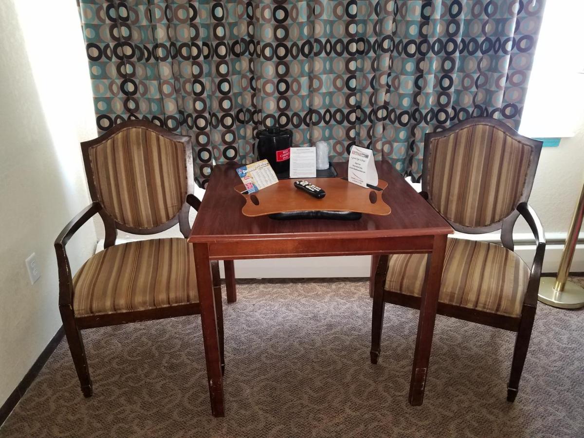 | Red Carpet Inn Rochester