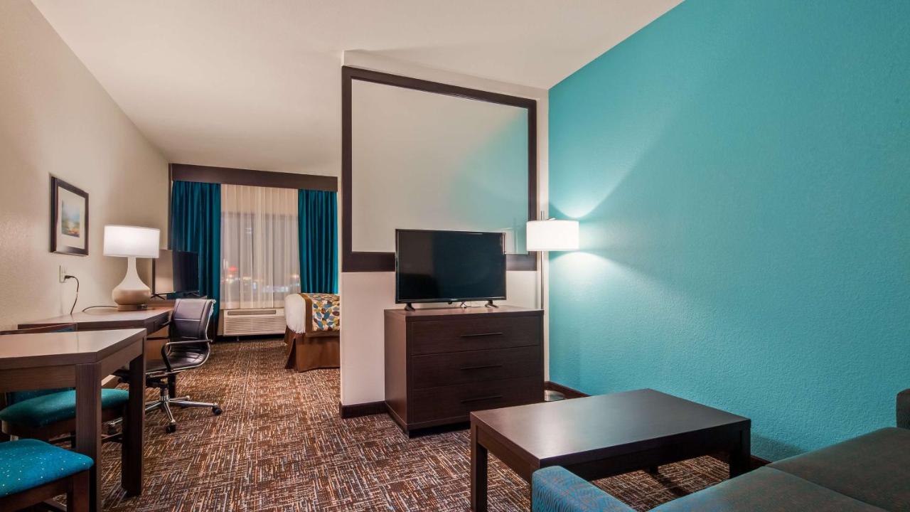 King Suite with Sofa Bed - Disability Access/Non-Smoking at Best Western Plus Executive Residency Elk City