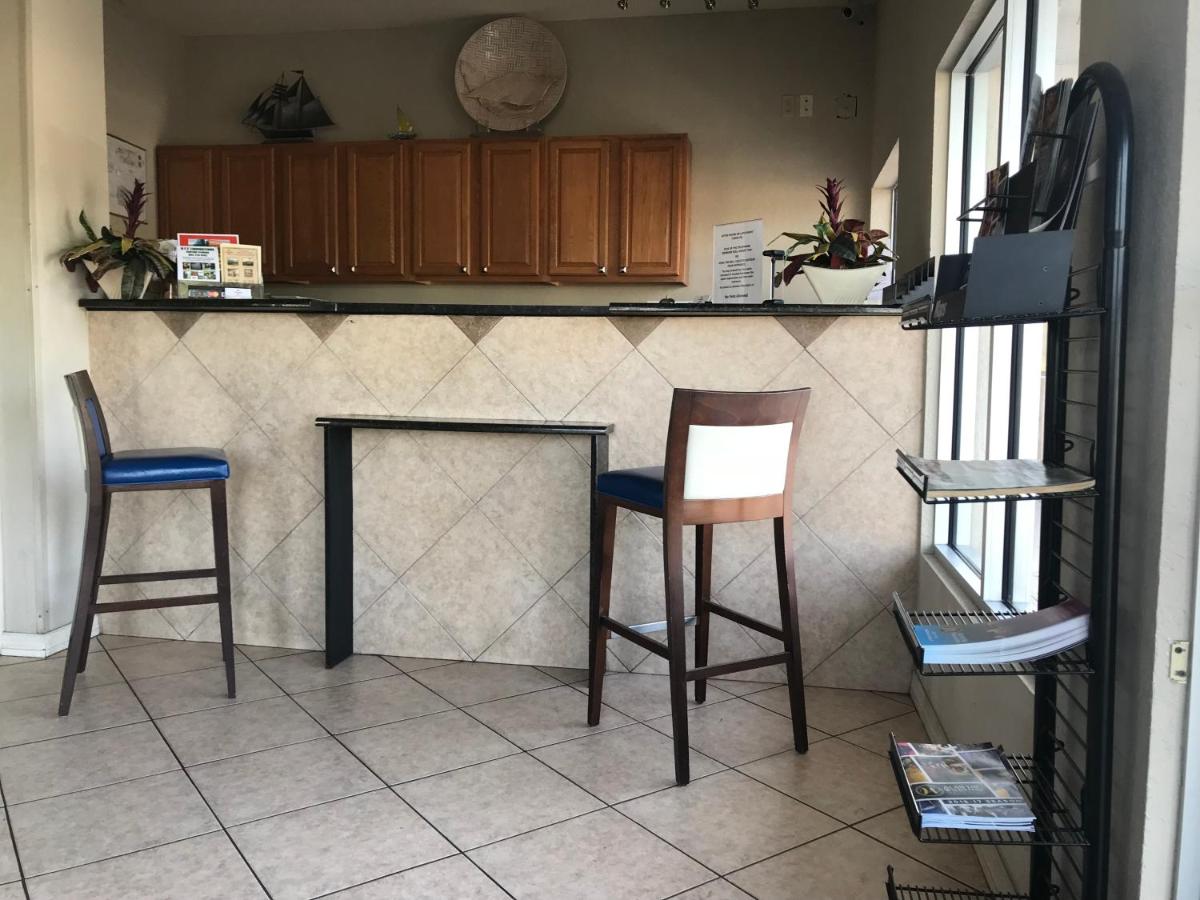 | Royale Inn
