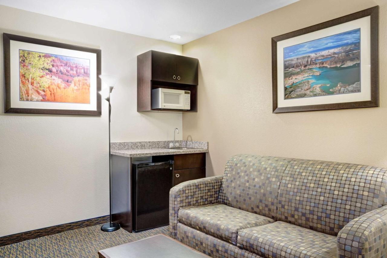  | Days Inn & Suites by Wyndham Page Lake Powell