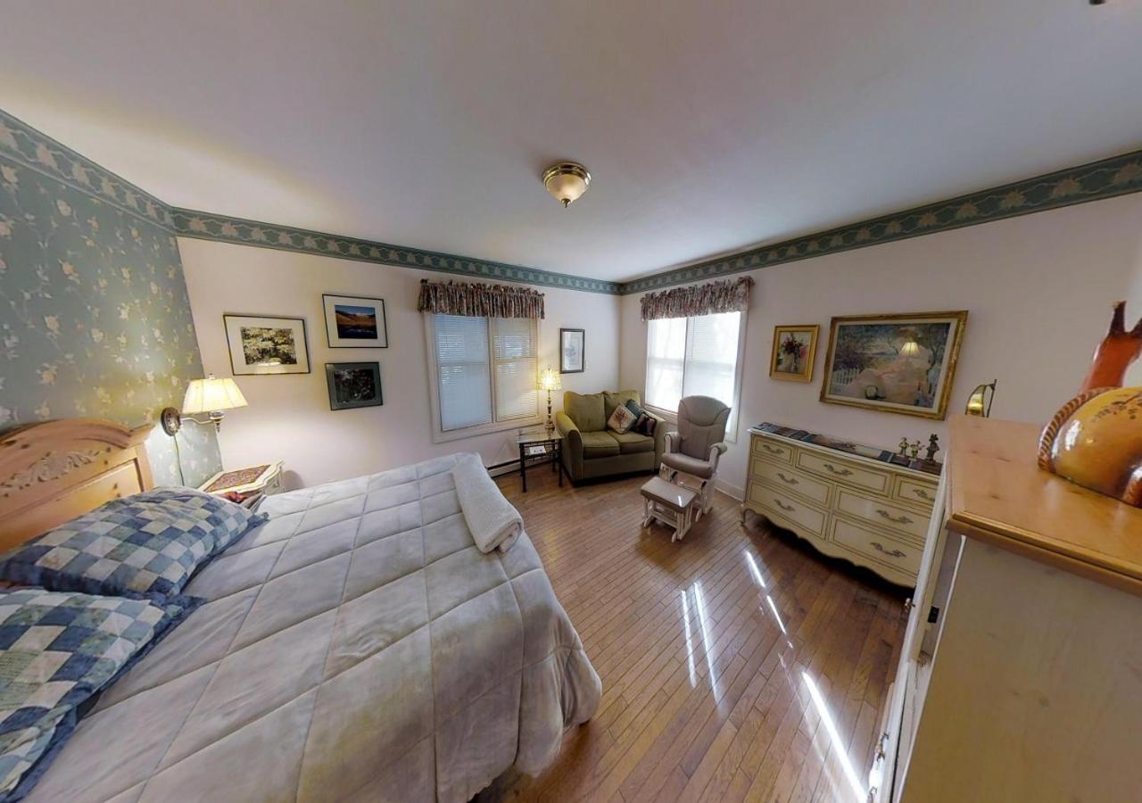 | Dodgeton Creek Inn