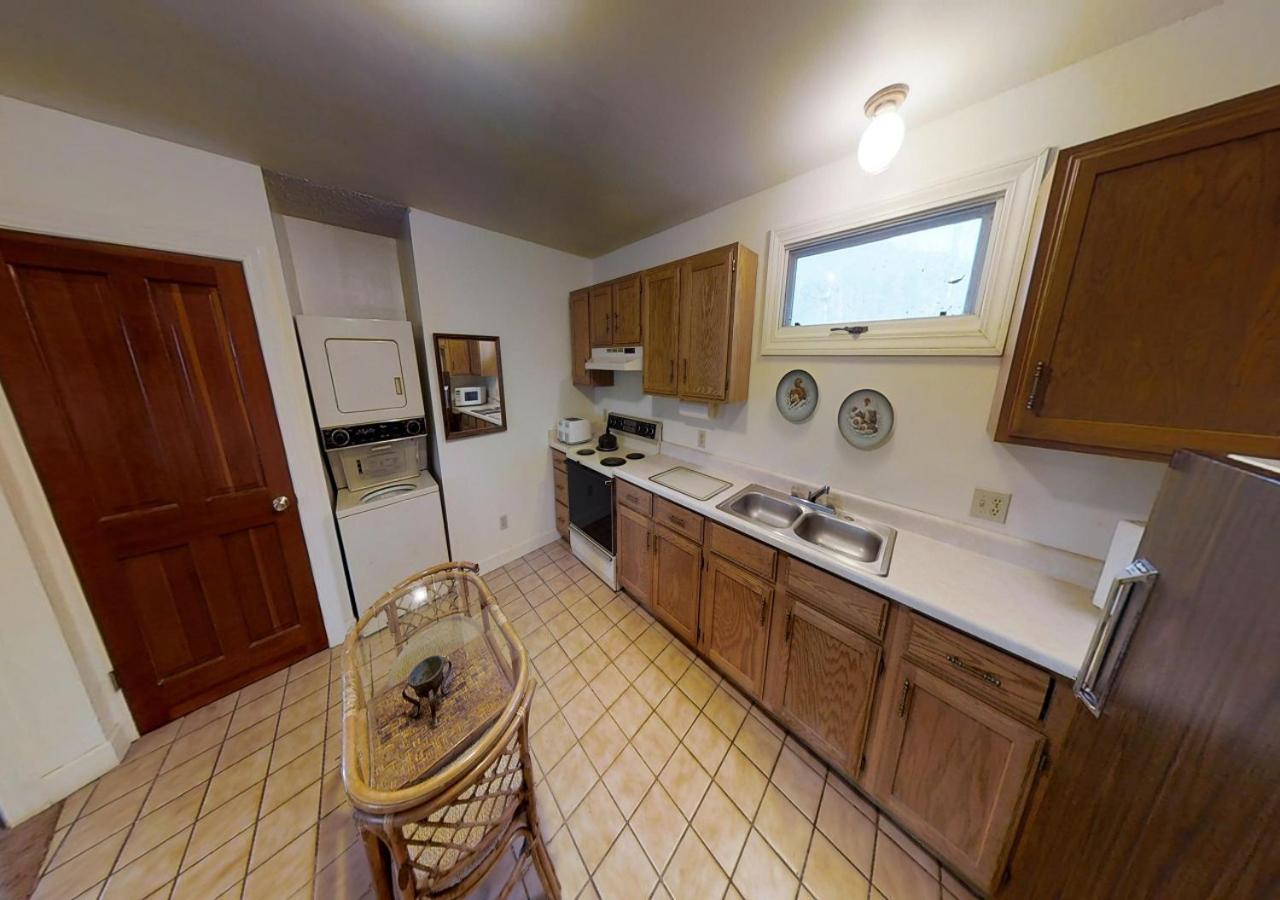 | Dodgeton Creek Inn