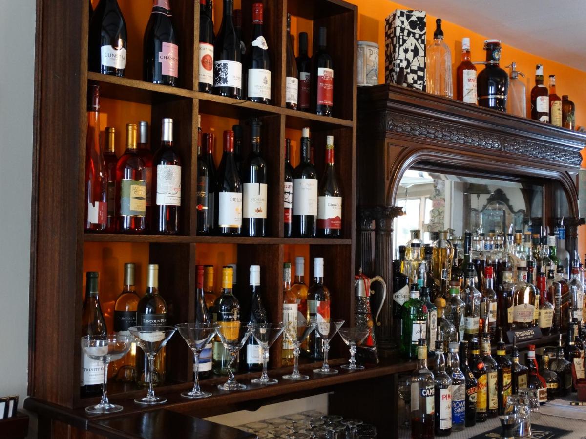 | Shoreham Inn Bed & Breakfast