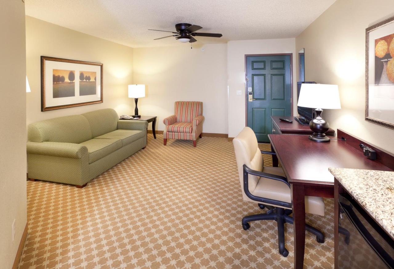 One-Bedroom King Suite with Sofa Bed at Country Inn & Suites by Radisson, Chanhassen, MN