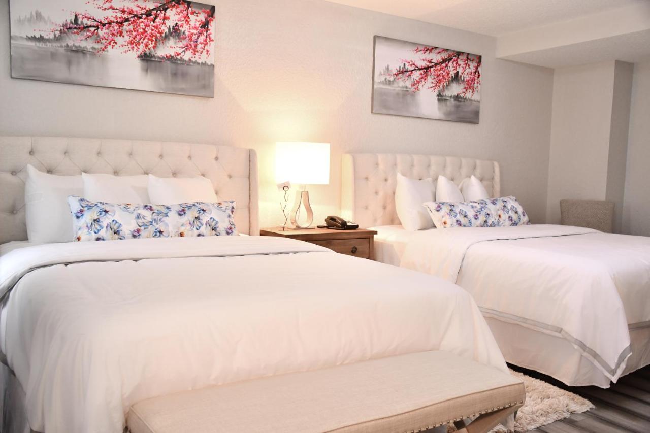 Standard Queen Room at Artisan Downtown