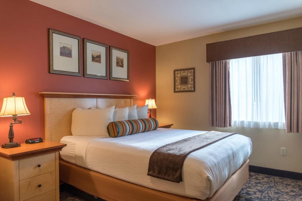| Whispering Woods Resort, a VRI resort