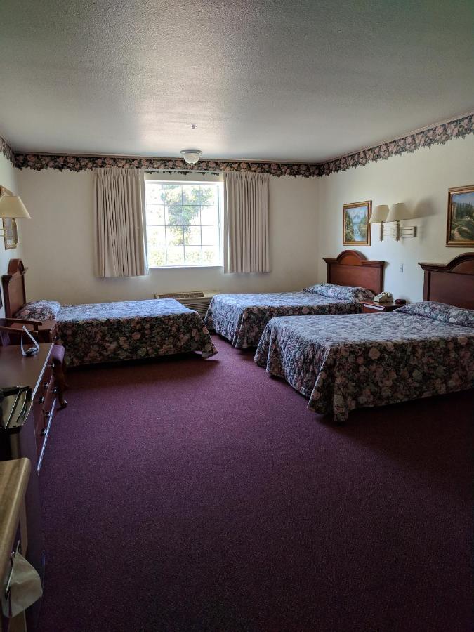 Basic Triple Room at Lighthouse Inn