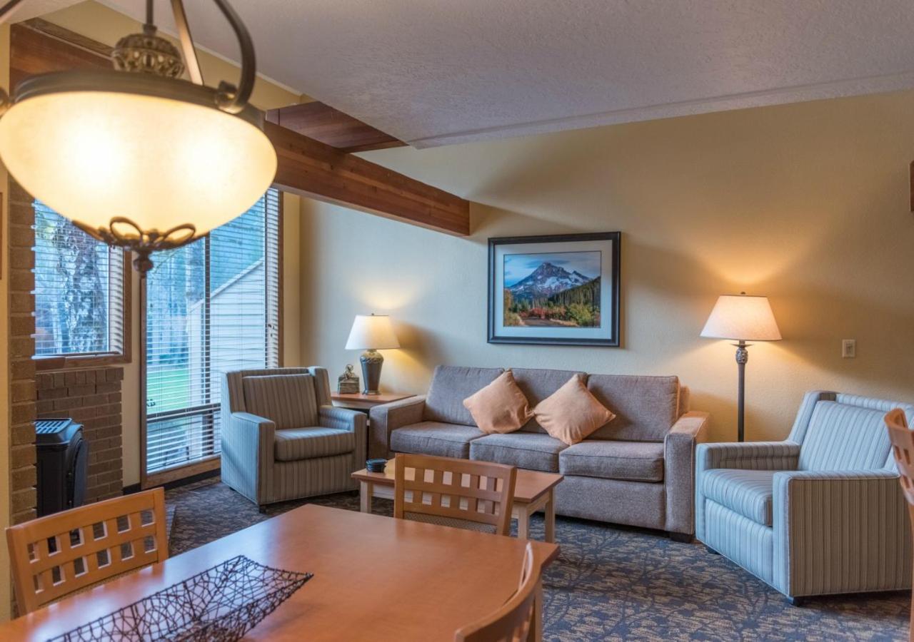 | Whispering Woods Resort, a VRI resort