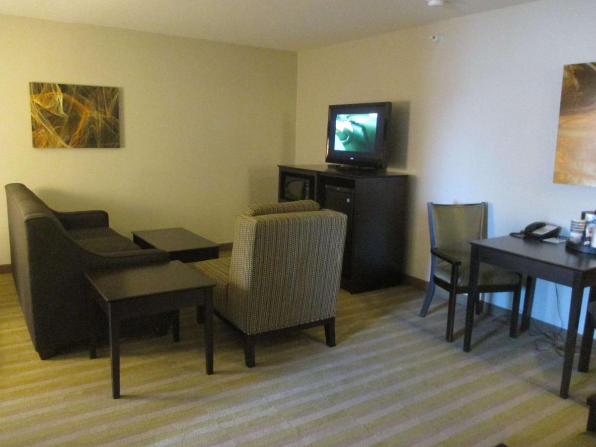 | Best Western Harvest Inn & Suites