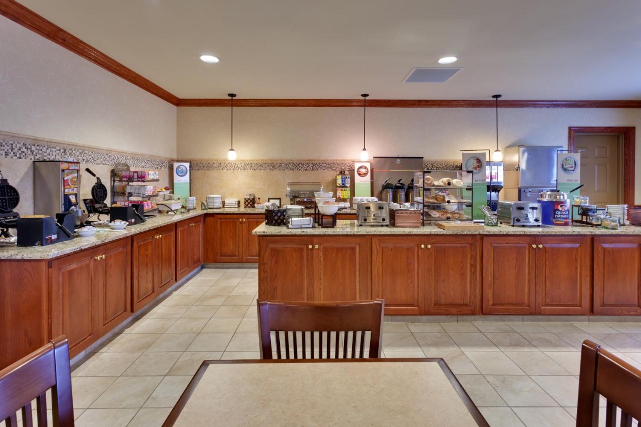  | Country Inn & Suites by Radisson, Buffalo South I-90, NY