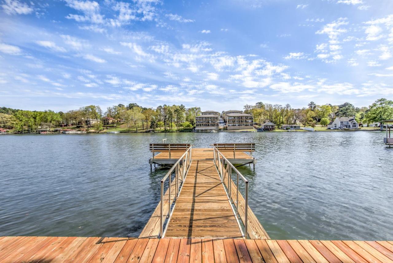 | Long Island Lake Resort