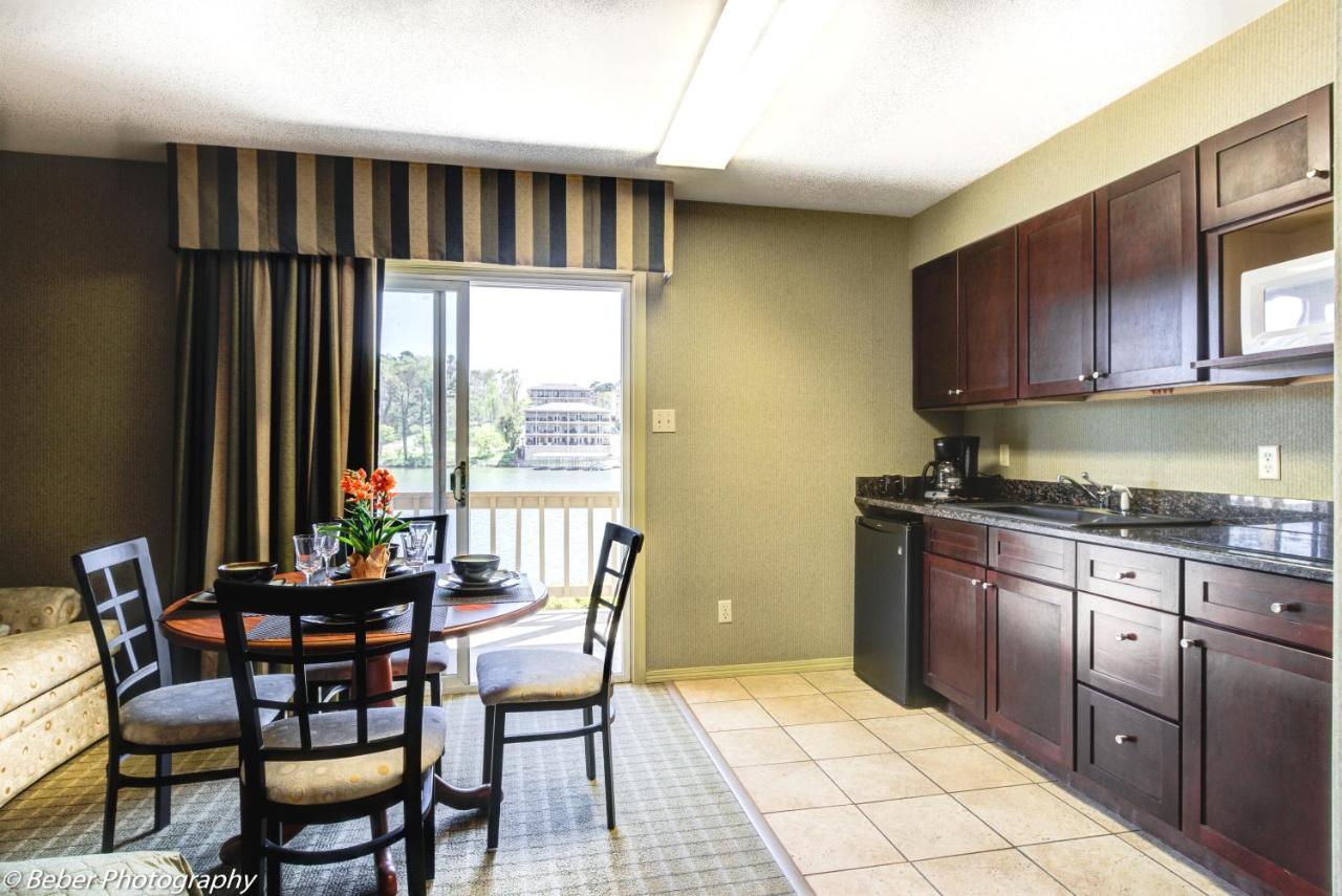 | Long Island Lake Resort