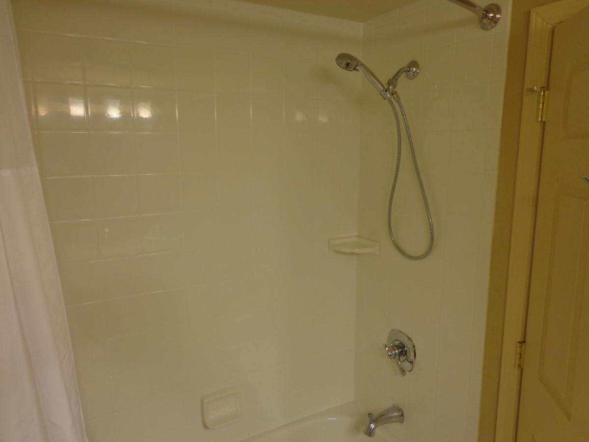 King Suite - Disability Access at Country Inn & Suites by Radisson, Buffalo South I-90, NY