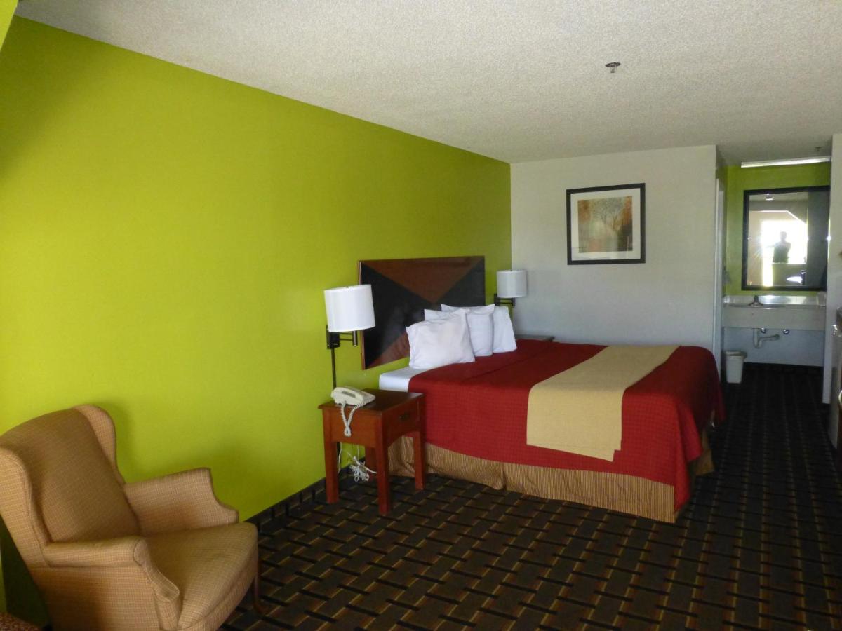 | Coach Inn - Summerville