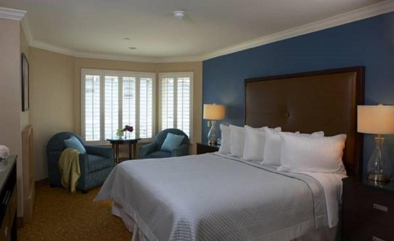 Deluxe King Room at Blue Dolphin Inn