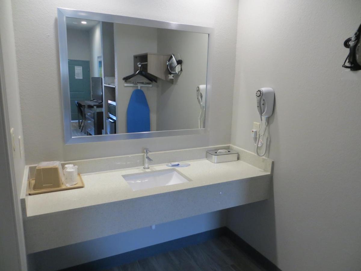 | Hotel Blue - Woodlands