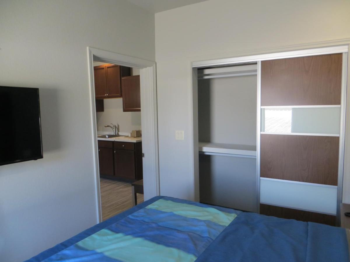 | Hotel Blue - Woodlands