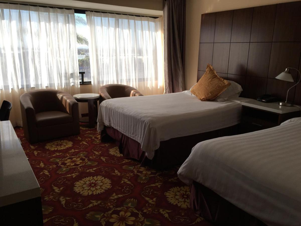 Luxury Two Double Bed Room at LA Crystal Hotel - Los Angeles Area