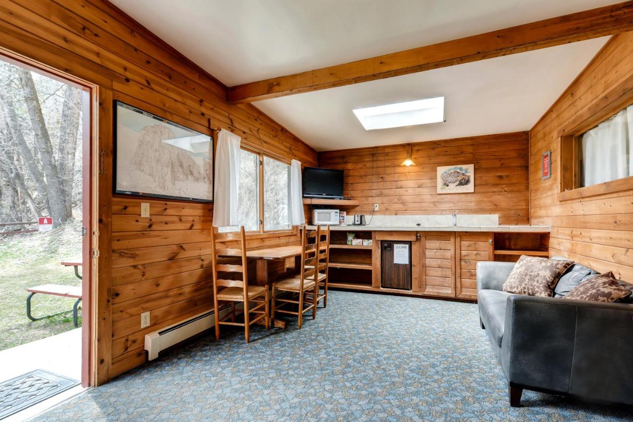 | A-Lodge Boulder