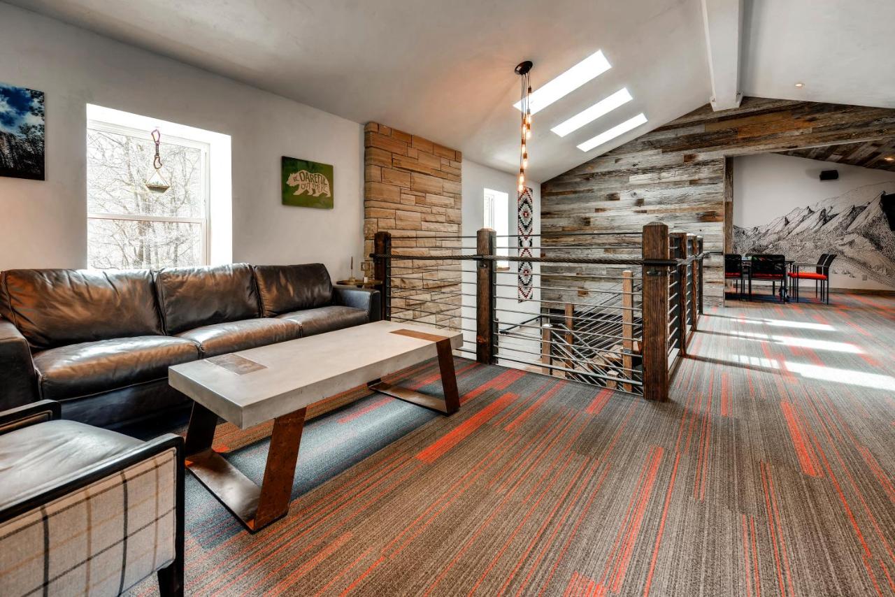 | A-Lodge Boulder