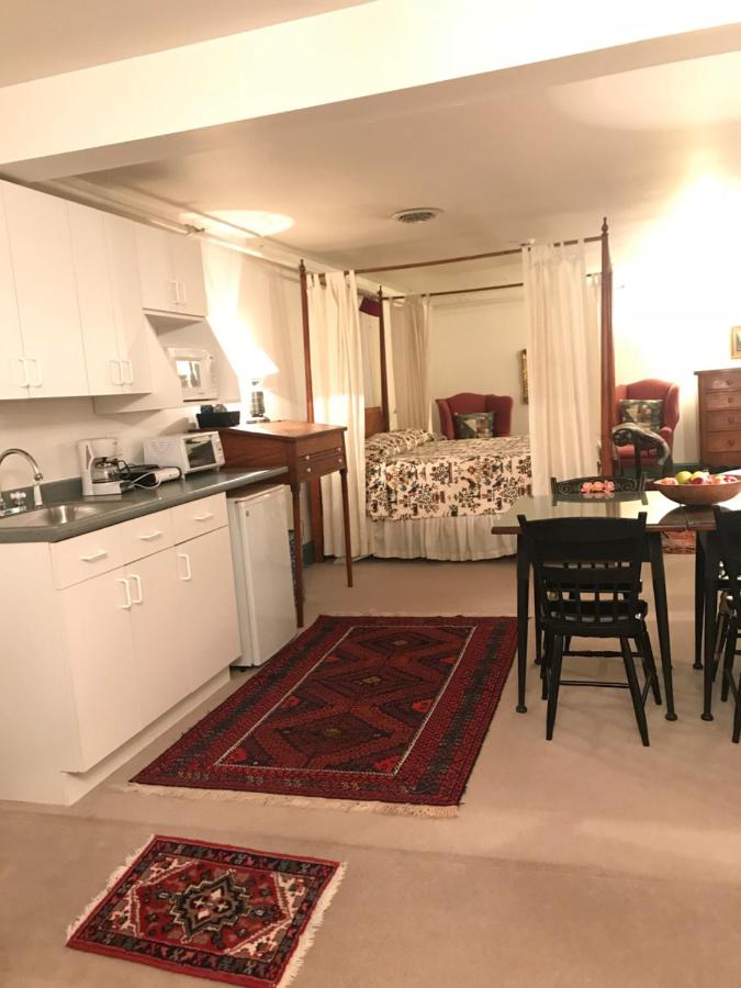  | 1896 House Country Inn - Barnside Inn