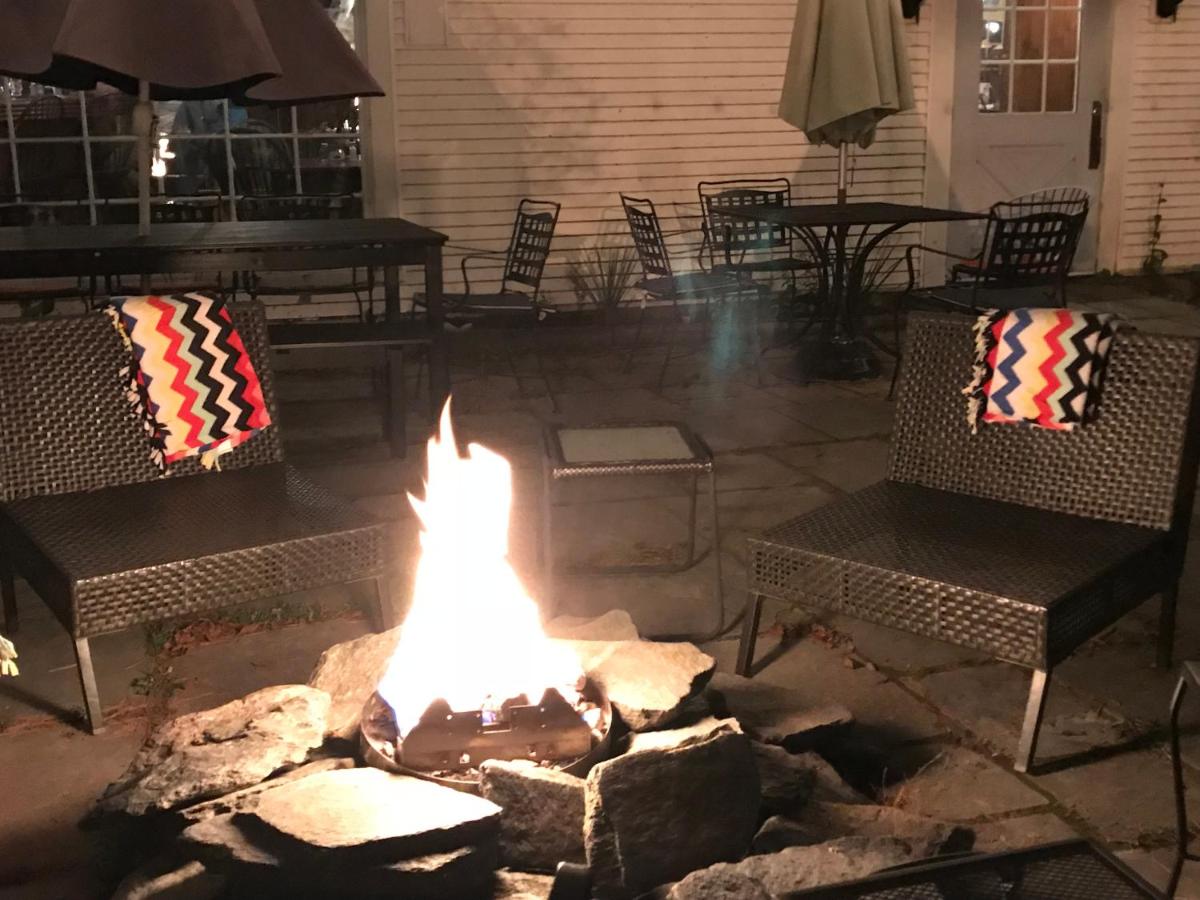 | 1896 House Country Inn - Barnside Inn