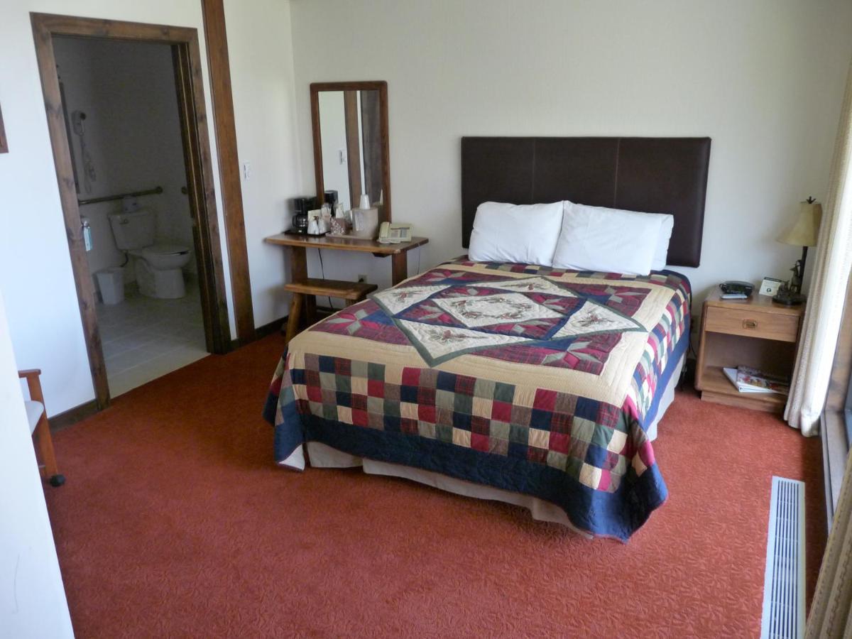 | RiverBank Lodge