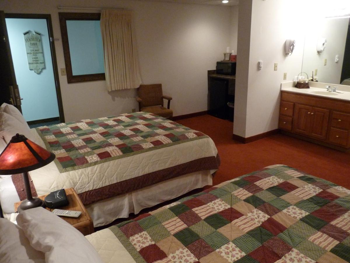 | RiverBank Lodge