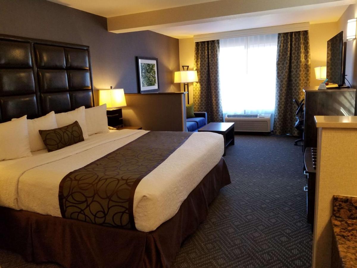 King Suite at Best Western Plus Northwind Inn & Suites