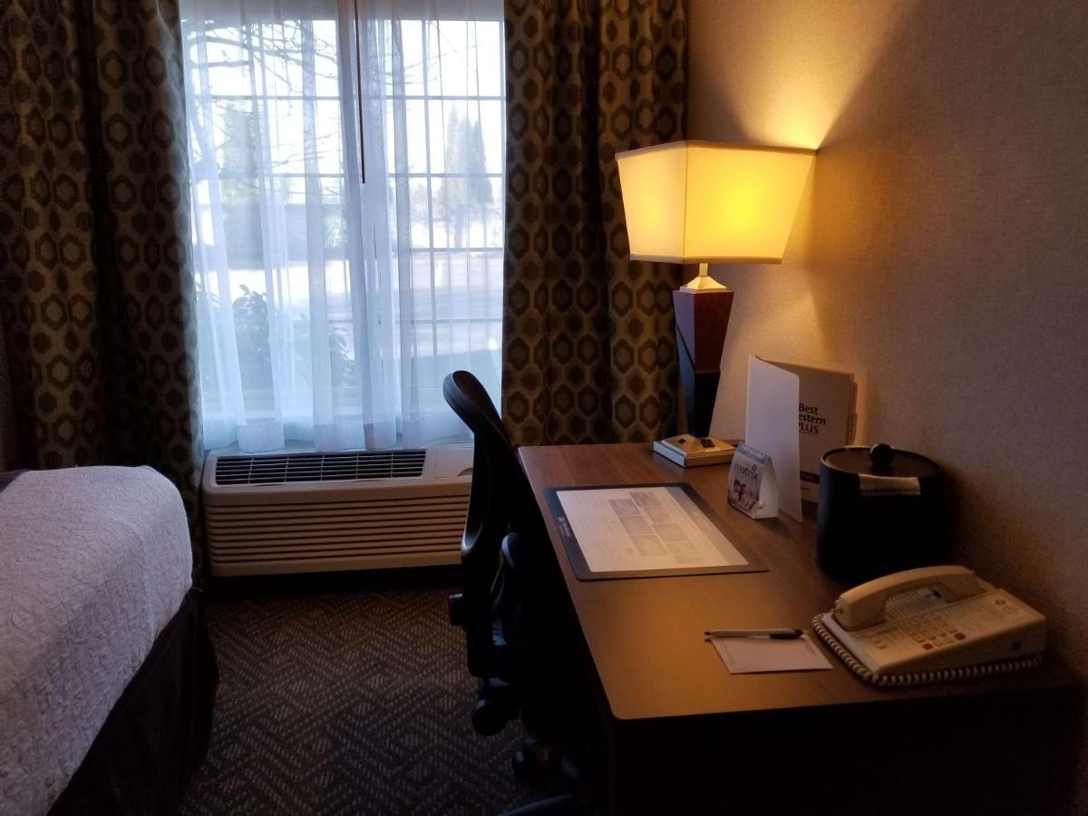 King Room - Non-Smoking at Best Western Plus Northwind Inn & Suites